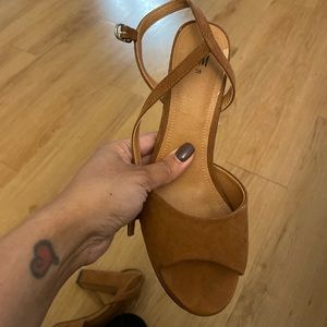H&M size 38 platform shoes